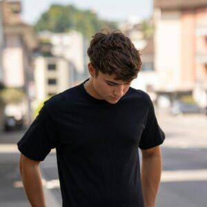Relaxed tee in black