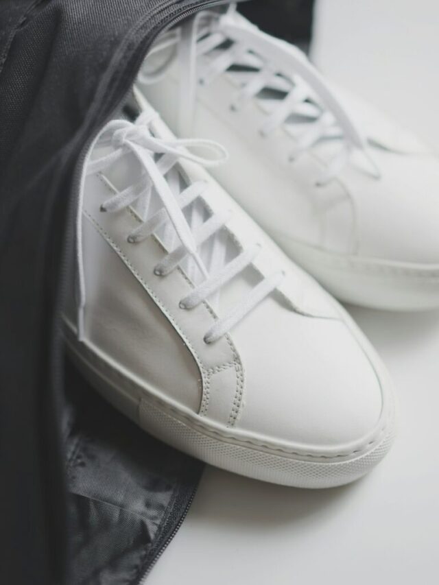 Runner in white and coral
