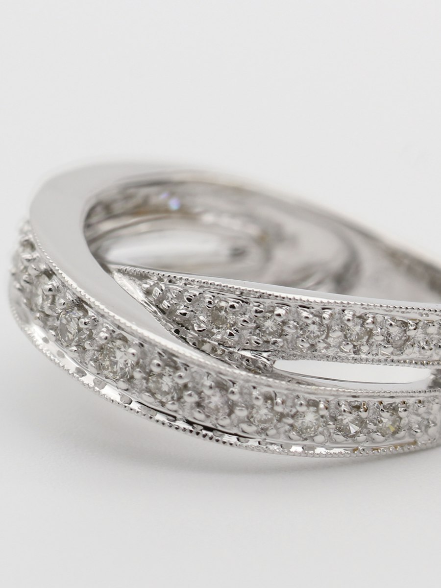 Plain court wedding band