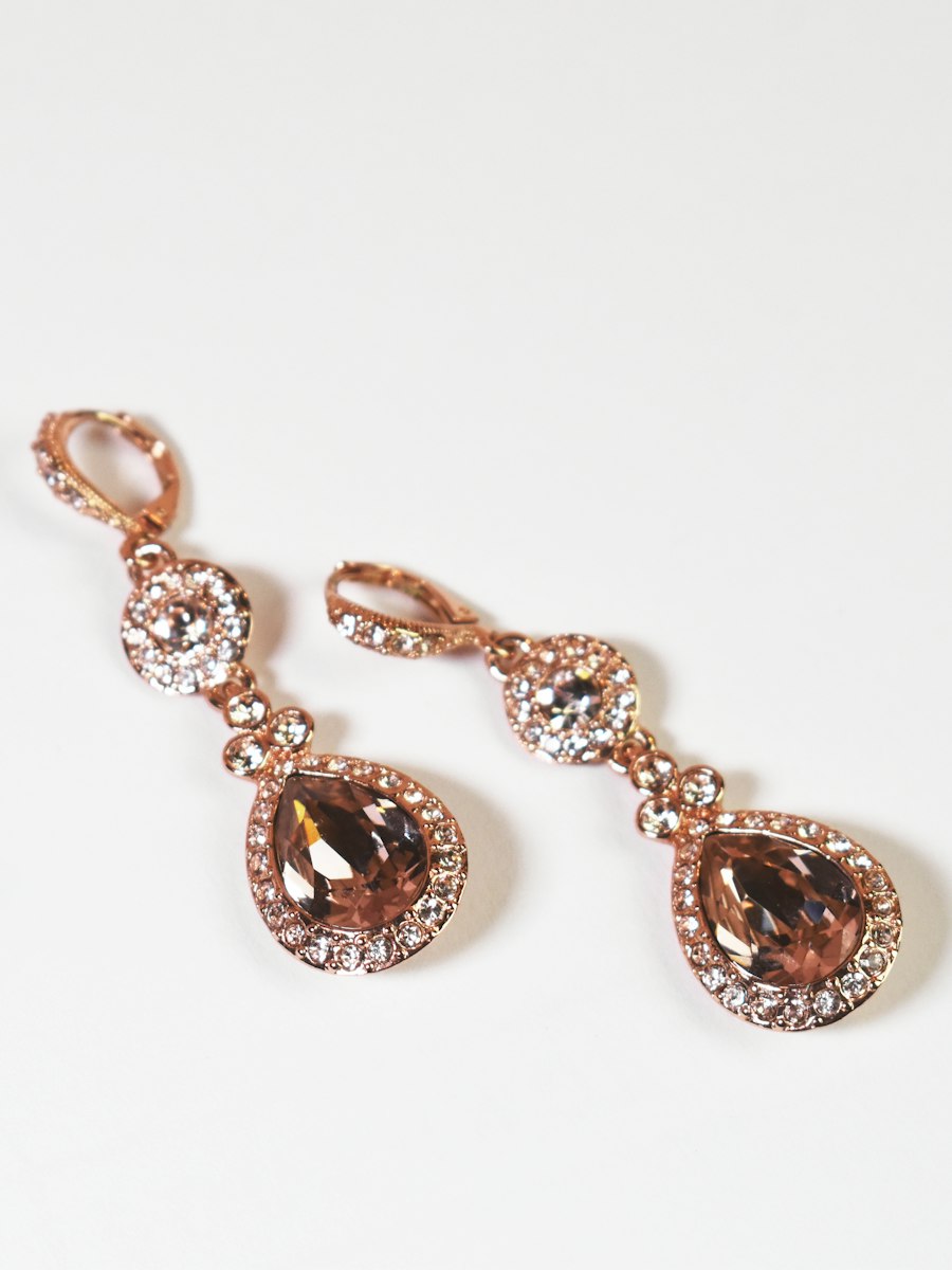 Radiant stud earrings