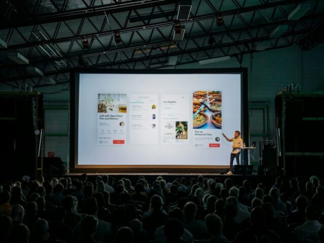 The foyer between sessions